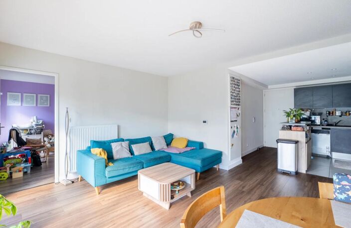 Appartement 4 pièces de 80 m² à Cenon — photo 2