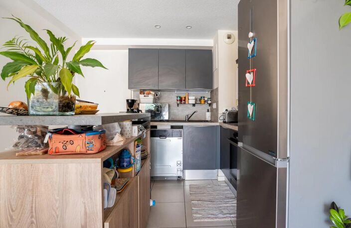Appartement 4 pièces de 80 m² à Cenon — photo 4