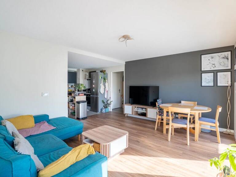 Appartement 4 pièces de 80 m² à Cenon — photo 1
