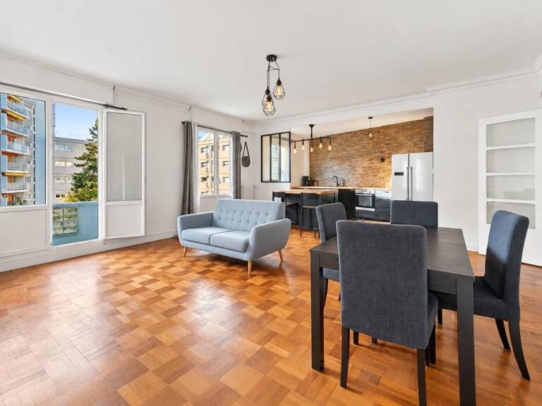 Courbevoie – Bécon-les-Bruyères – 4 pièces de 105 m² avec balcon filant, box et cave — photo 1