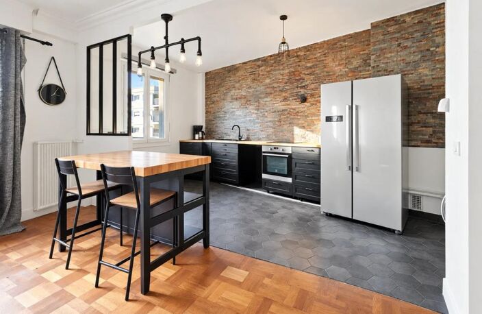 Courbevoie – Bécon-les-Bruyères – 4 pièces de 105 m² avec balcon filant, box et cave — photo 3