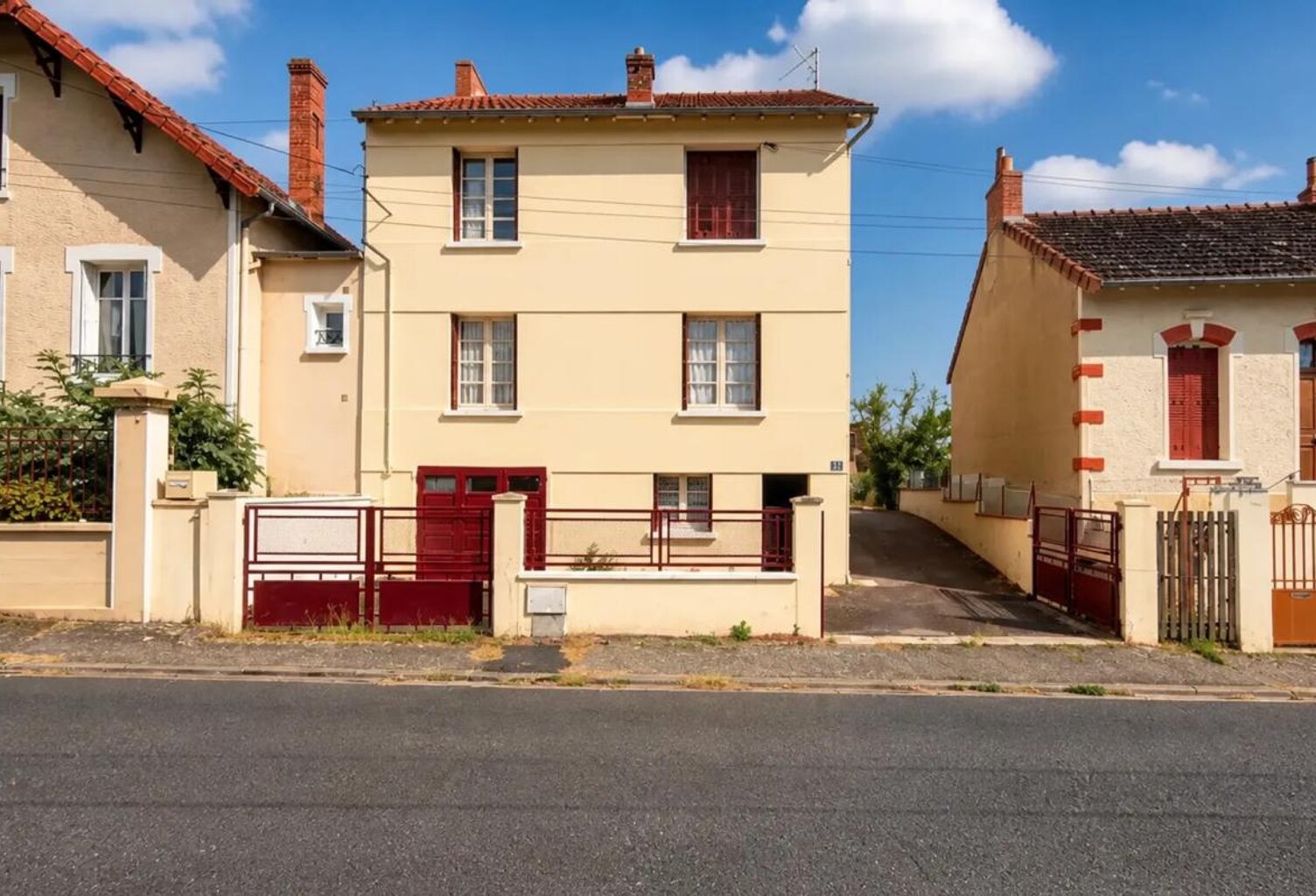 Maison de 6 pièces de 119 m² à Montluçon — photo 1