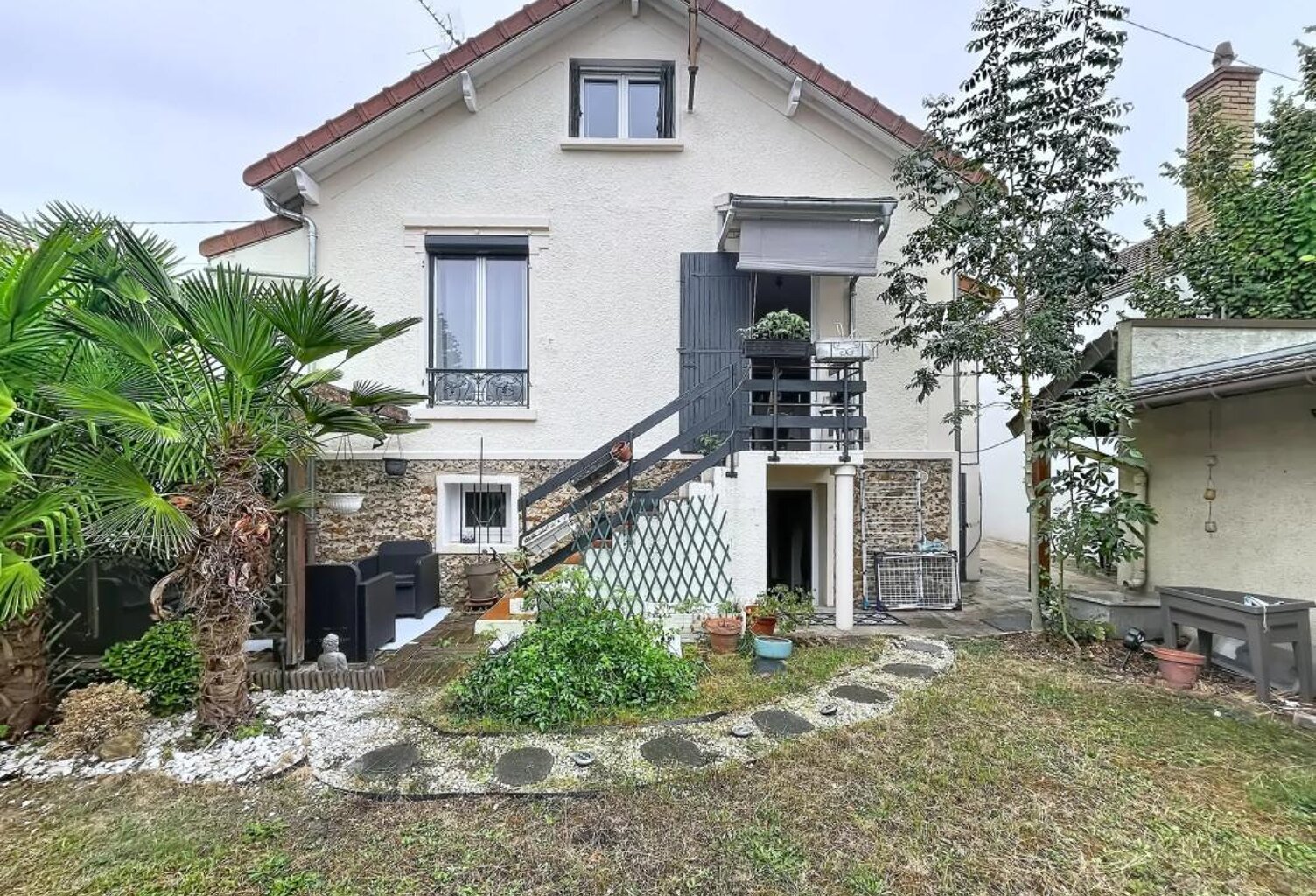 LES PAVILLONS-SOUS-BOIS – MAISON INDIVIDUELLE – JARDIN – GARAGE — photo 1