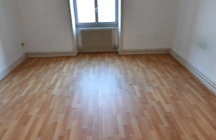 Situé au centre du village, idéal pour  créer des logements  pour du locatif ou installer une activité professionnelle — photo 4