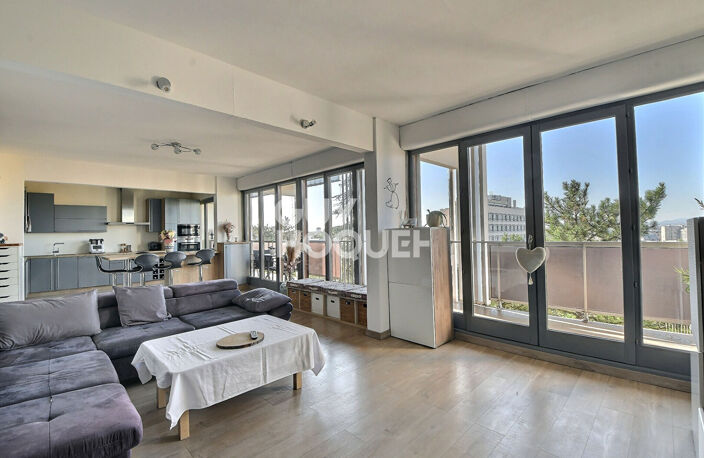 À vendre : Superbe appartement rénové T5 de 106 m² avec balcon et vue dégagée, cave, secteur Grange Blanche, Lyon 3 (69003) — photo 2