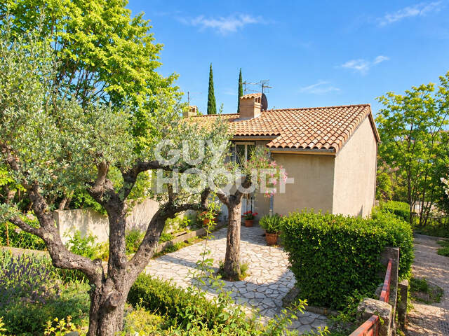Charmante maison sur Aubenas — photo du bien