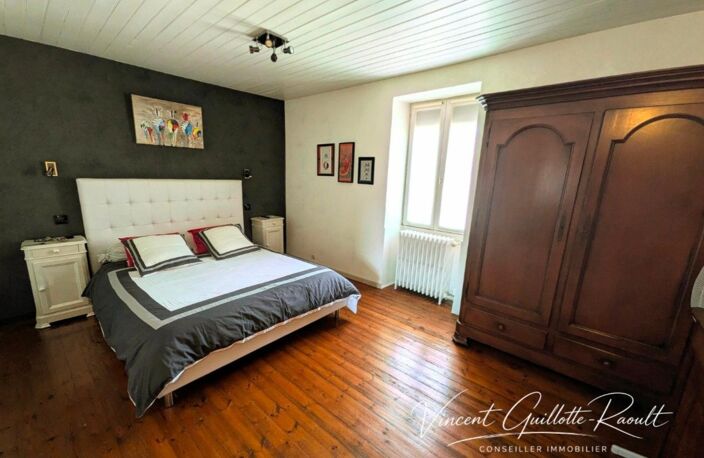 SAINT-JEAN-DE-BOISEAU  Maison en pierre rénovée au cœur du bourg, avec garage et dépendance — photo 4
