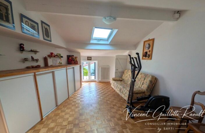 SAINT-JEAN-DE-BOISEAU  Maison en pierre rénovée au cœur du bourg, avec garage et dépendance — photo 5