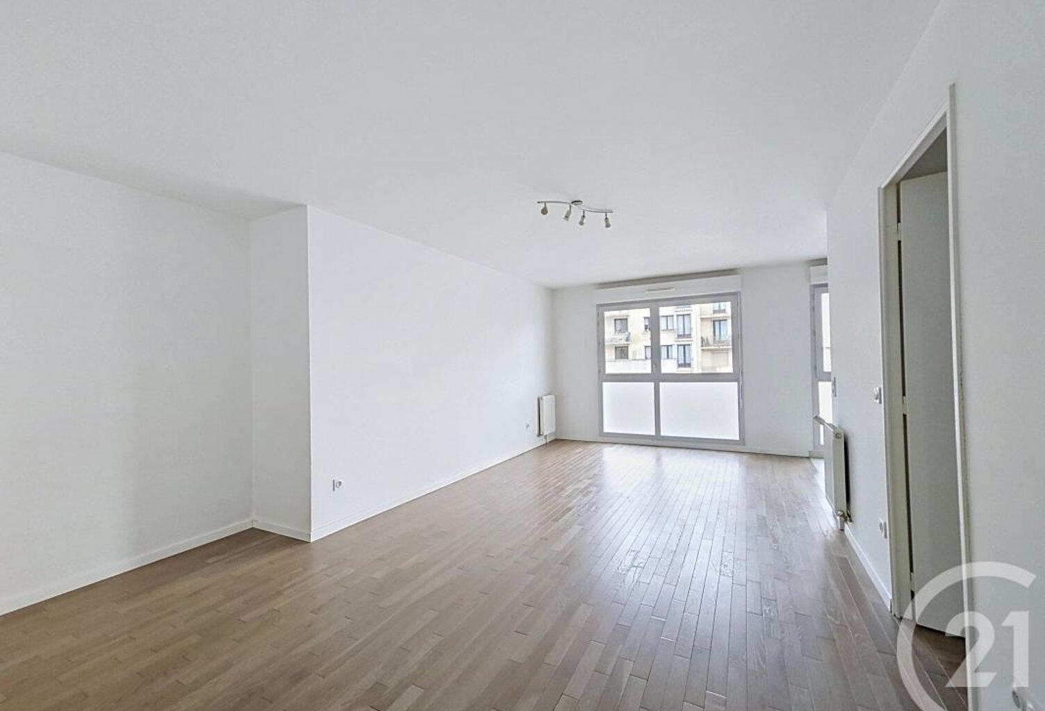 T4 — photo 1