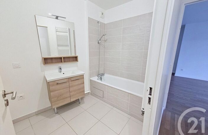 T4 — photo 4