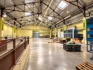 LOCAL COMMERCIAL 1 050 M² - SAINT ANDRÉ — photo 2
