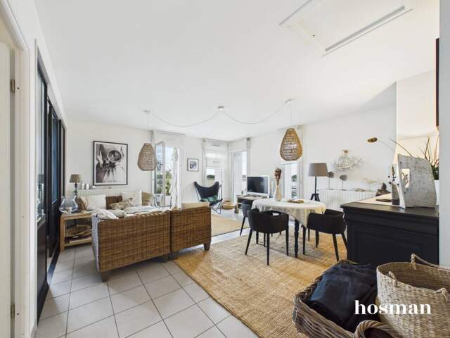 Appartement prêt à vivre de 5 pièces avec vue exceptionnelle sur le lac – 24 Rue Paule Marrot, Bordeaux — photo du bien