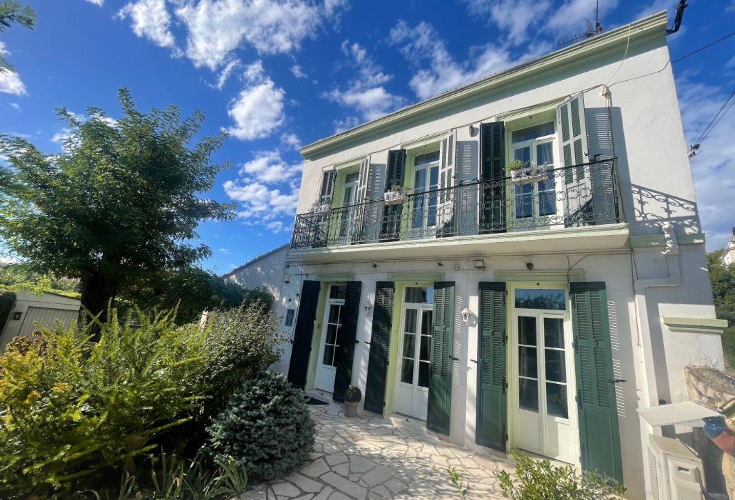 A VENDRE LA SEYNE SUR MER 83500 MAISON DE CARACTERE 5 PIECES JARDIN GARAGE PISCINE — photo 1
