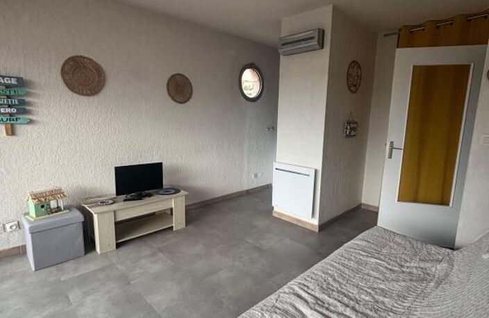 Appartement À Louer T1 meublé six fours — photo 3