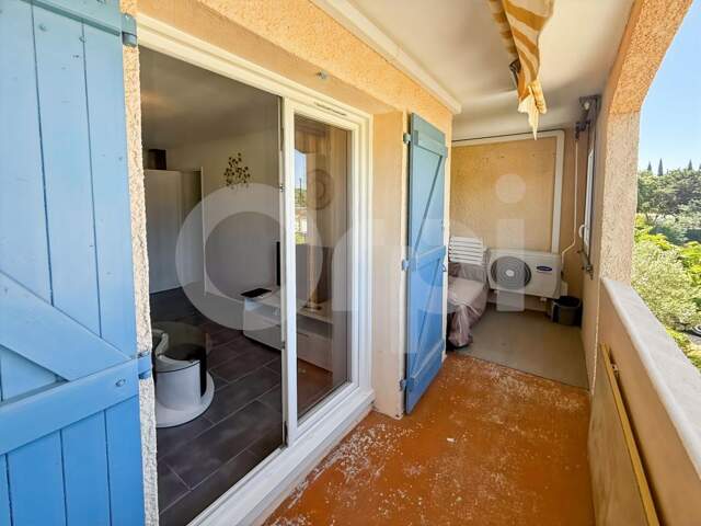 Appartement La Londe T1 bis avec piscine à l'année — photo du bien
