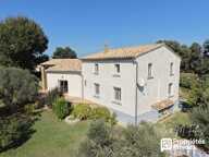 ROCHEGUDE -Maison familiale de 202 m², 5 chambres, sur 2 090 m² de terrain arboré — photo 2