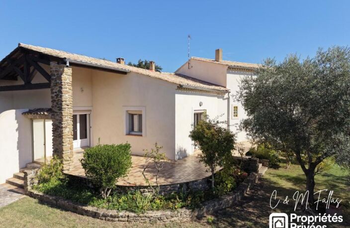 ROCHEGUDE -Maison familiale de 202 m², 5 chambres, sur 2 090 m² de terrain arboré — photo 3