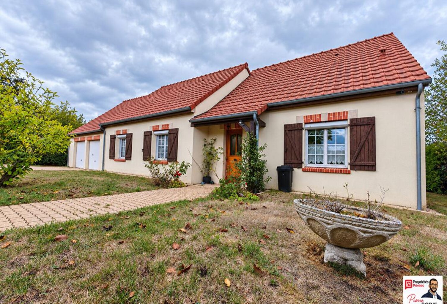 EXCLUSIVITÉ À COULLONS : Pavillon de plain-pied, double garage et grand jardin clos — photo 1