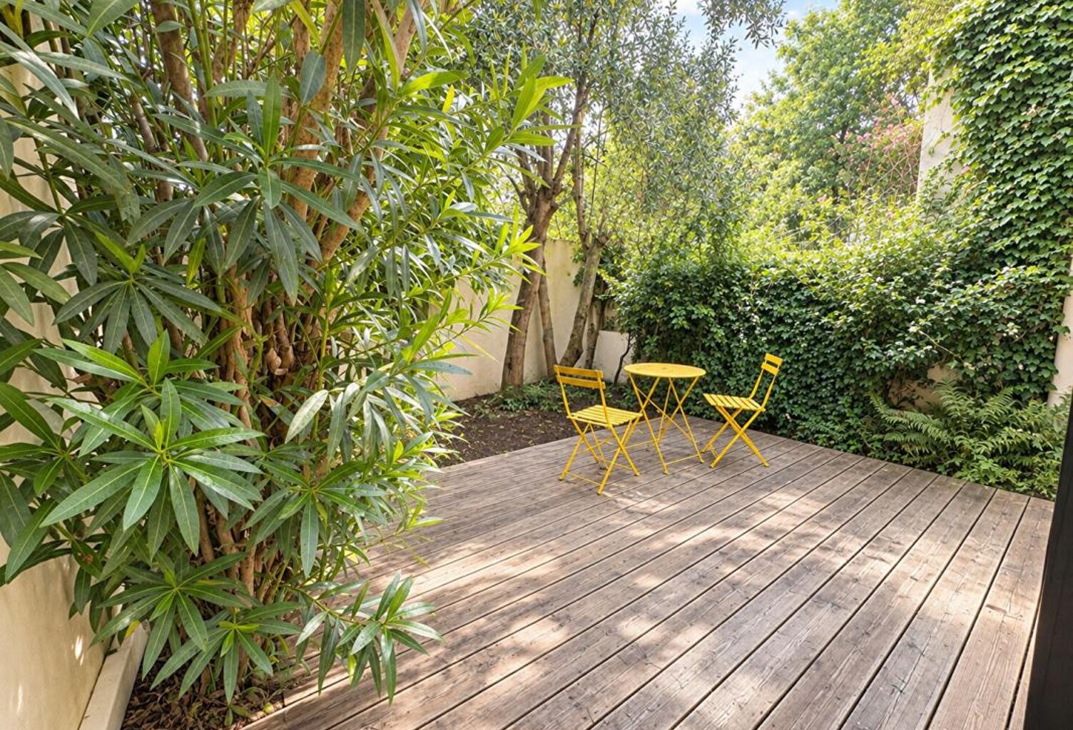 Bordeaux Centre ville, 2 pièces 52 m2 avec jardin 50m2 et cave — photo 1