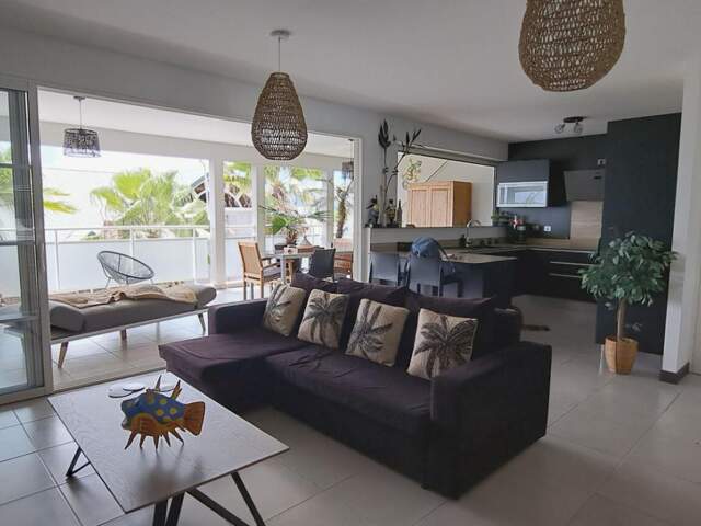 Élégance et confort aux Trois-Îlets : « Appartement raffiné 4 pièces  , vue mer imprenable et prestations exclusives » — photo du bien