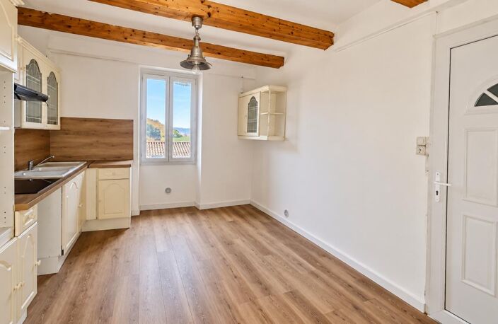 ALÈS -T3 DUPLEX AVEC TERRASSE -590  + 20  DE CHARGES — photo 3