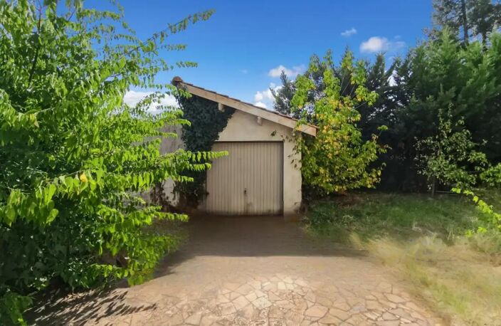 DEPT 33 - MERIGNAC CENTRE - Maison Familiale Mérignac 4 pièce(s) 101 m2, Terrain de 531 m2, garage,BEAU POTENTIEL, PROXIMITÉ COMMERCES, ÉCOLES, BUS ET ROCADE — photo 2