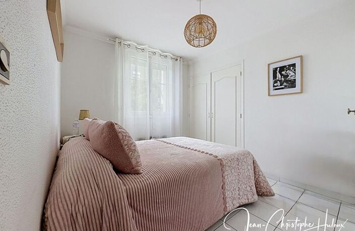 30900 NIMES Appartement  4 pièces de 68 m2  3 faces avec Garage privatif — photo 4