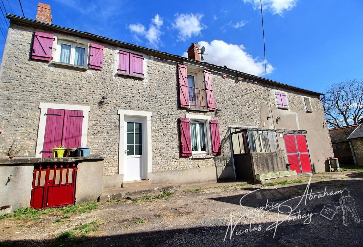 BELLE MAISON FAMILIALE EN PIERRE RÉNOVÉE, AUX VOLUMES GÉNÉREUX — photo 1