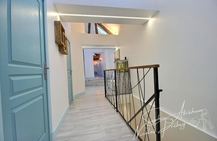 BELLE MAISON FAMILIALE EN PIERRE RÉNOVÉE, AUX VOLUMES GÉNÉREUX — photo 5