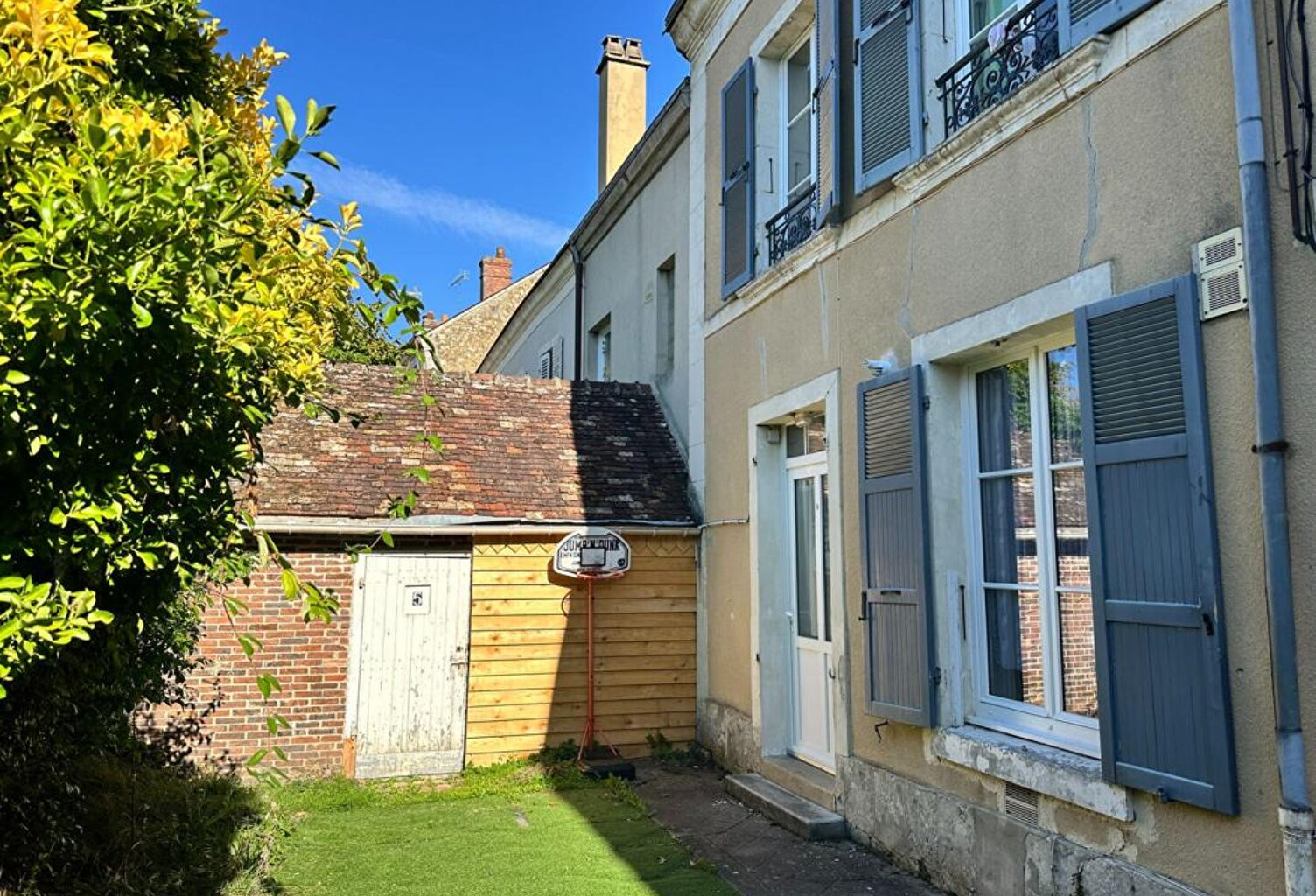 Immeuble de rapport à Nogent Le Rotrou 253 m2 — photo 1