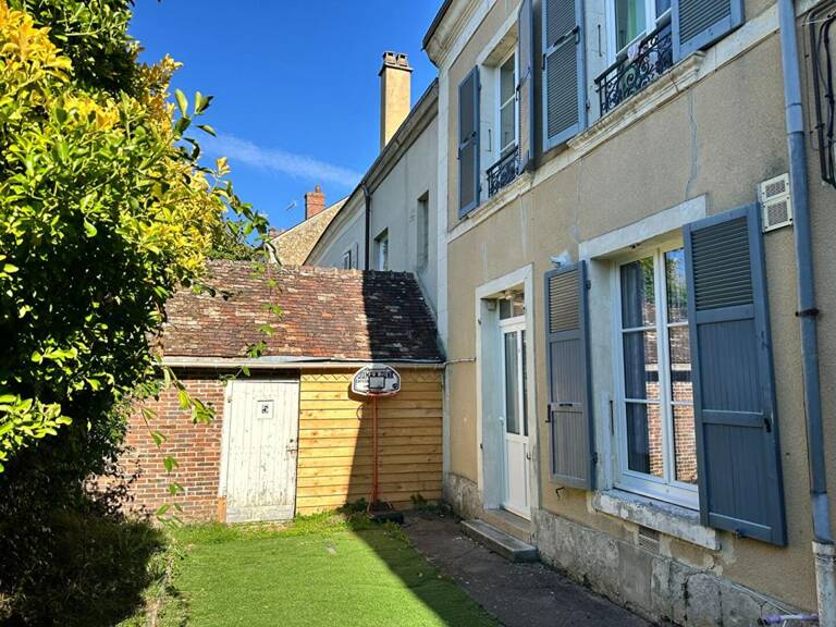 Immeuble de rapport à Nogent Le Rotrou 253 m2 — photo 1