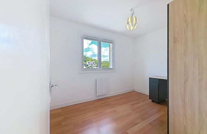 Maison familiale 150 m²  4 chambres sous-sol total Verneuil-en-Halatte — photo 5