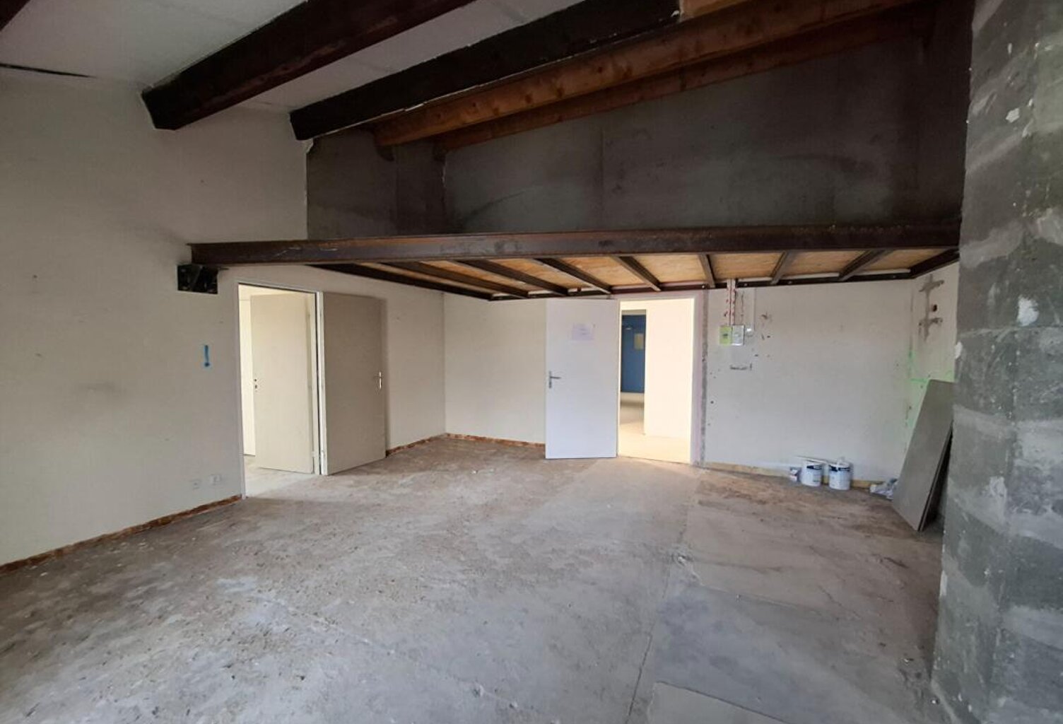 SAINT-CHRISTOL (84390) APPARTEMENT 100 m² BALCON MEZZANINE COMBLES 2 PARKINGS  72 000 — photo 1