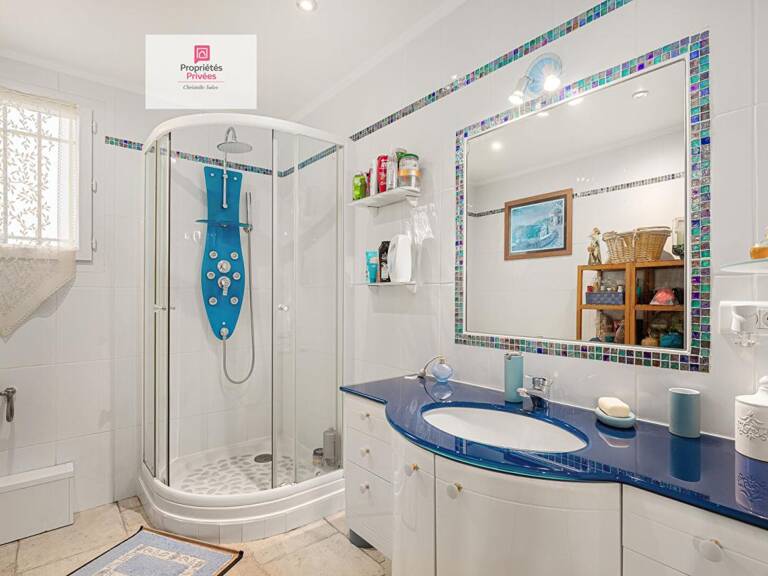 propriété de 7 pièces avec un chalet de 42 M2 avec piscine-lagon sur Tourrettes — photo 1