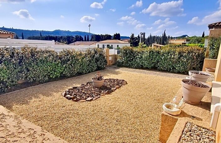 Villa de plain-pied de 91m² sur 398m² de terrain — photo 4