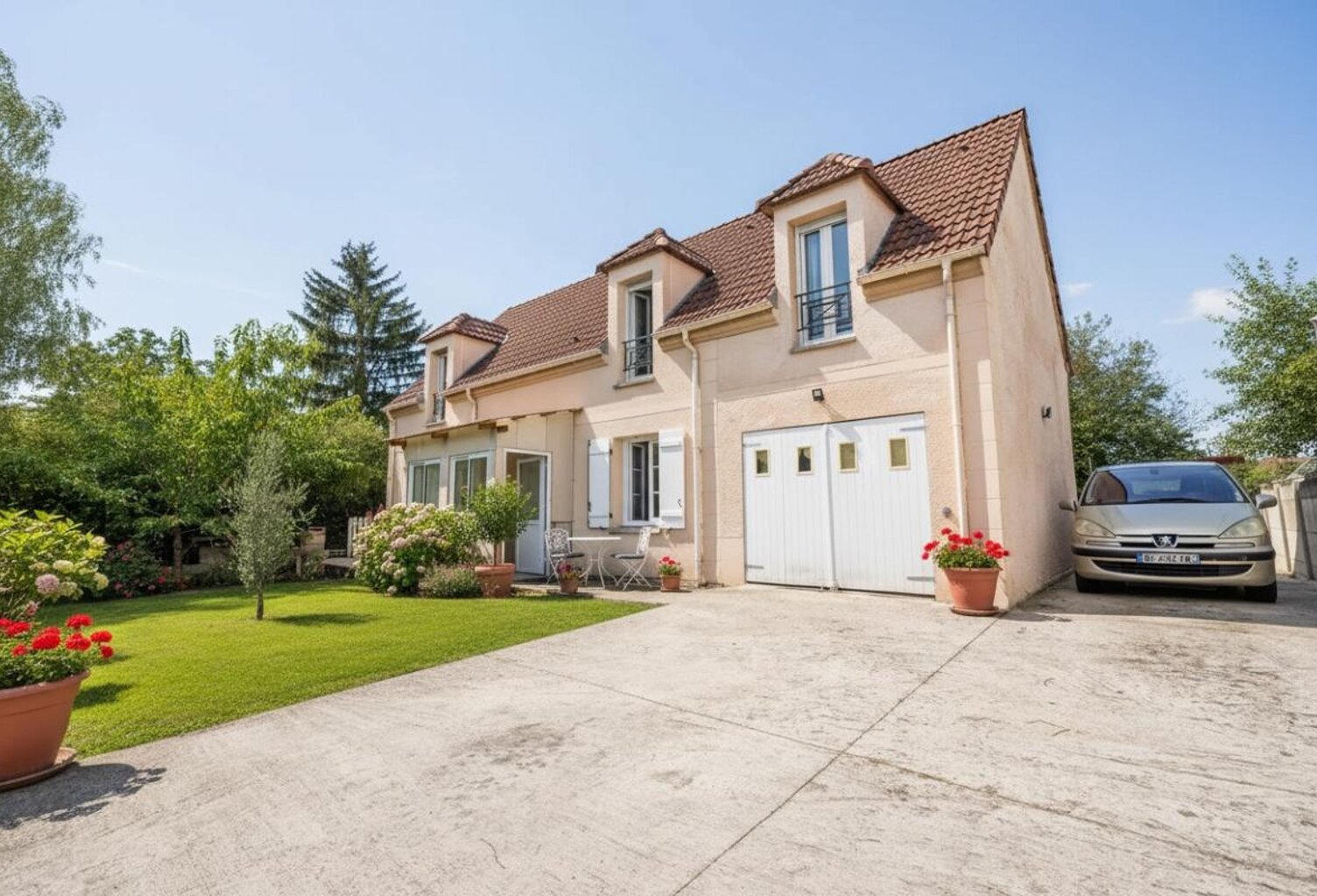 Corbeil-Essonnes ? Maison familiale récente de 130 m² avec jardin, terrasse — photo 1
