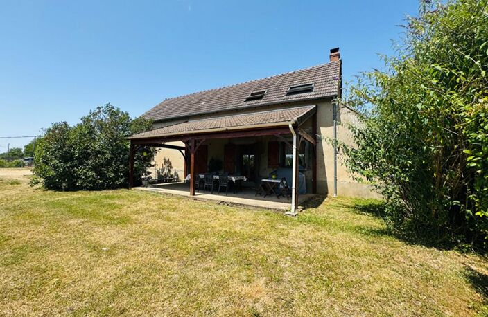 Jolie maison ancienne à Saint Léger le Petit — photo 3