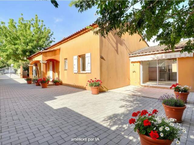 Maison Le Beausset 6 pièce(s) 136 m2 avec studio — photo du bien