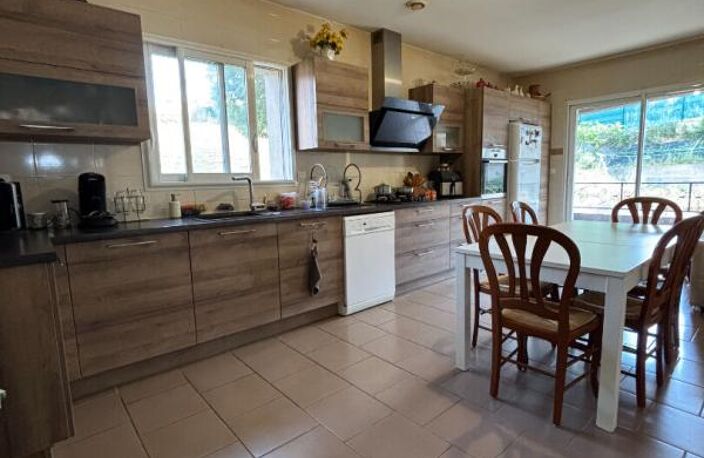 Maison de 136m2 sur un terrain de 850m2 - Secteur prisé de Firminy — photo 2