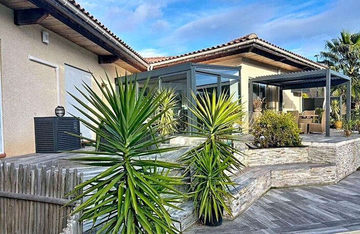 Villa spacieuse de 168m2 avec une piscine s'étendant sur 851m2 de terrain — photo 3