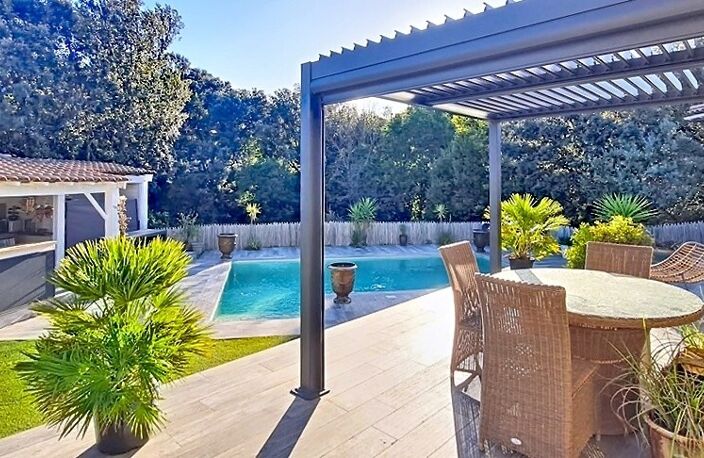 Villa spacieuse de 168m2 avec une piscine s'étendant sur 851m2 de terrain — photo 5