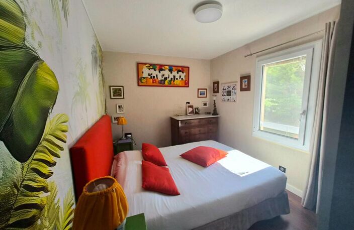 APPARTEMENT T3 CENTRE VILLE- SIX FOURS — photo 4