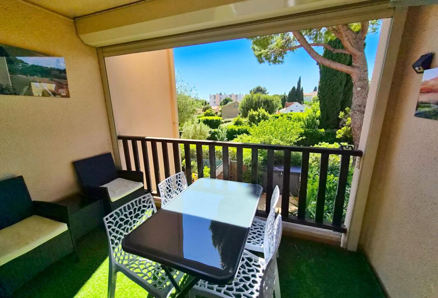 APPARTEMENT T2 SANARY- PROCHE PORT A PIED — photo 1