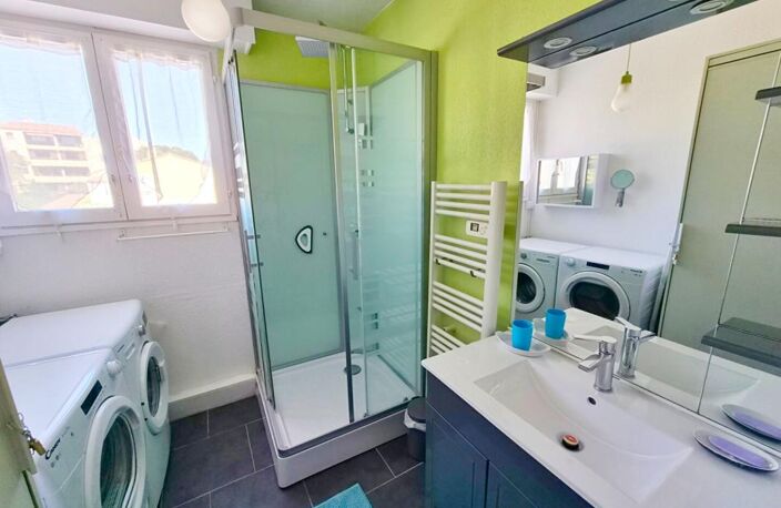 APPARTEMENT T2 SANARY- PROCHE PORT A PIED — photo 5