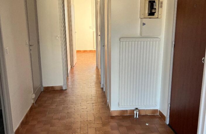 Location appartement 2 pièces 42 m² à Draguignan (83300) — photo 3