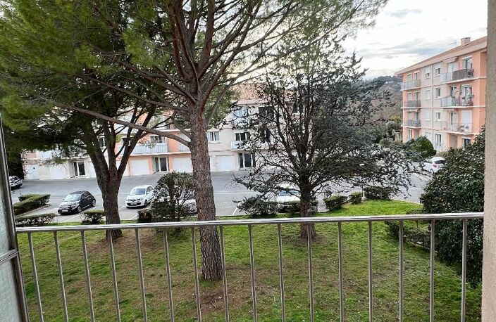 Location appartement 2 pièces 42 m² à Draguignan (83300) — photo 4
