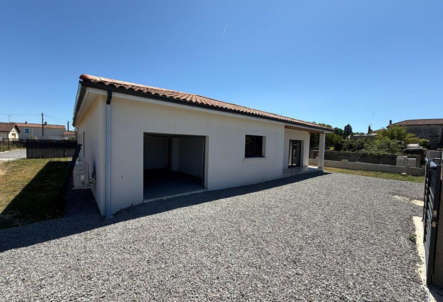 Maison Cognac T6 plein pied garage — photo 1