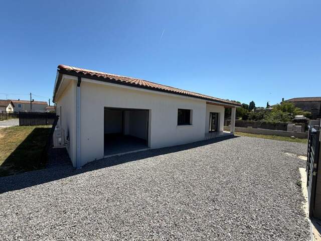 Maison Cognac T6 plein pied garage — photo du bien