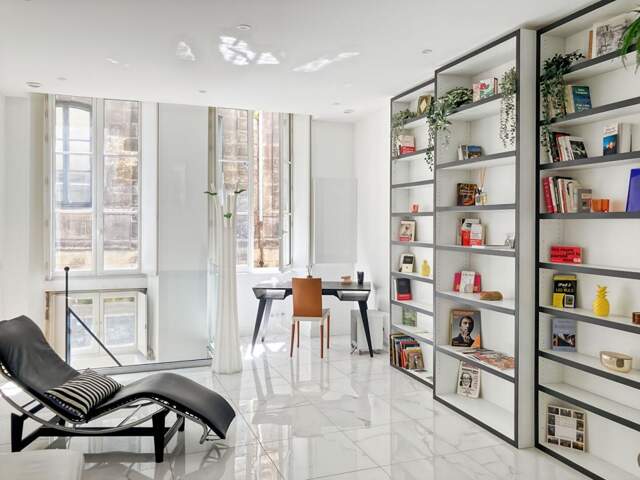 Elégant appartement avec prestations haut de gamme à proximité immédiate de Pey Berland — photo du bien