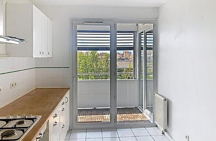 Appartement T3 lumineux avec deux loggias et parking aux Chartrons — photo 5